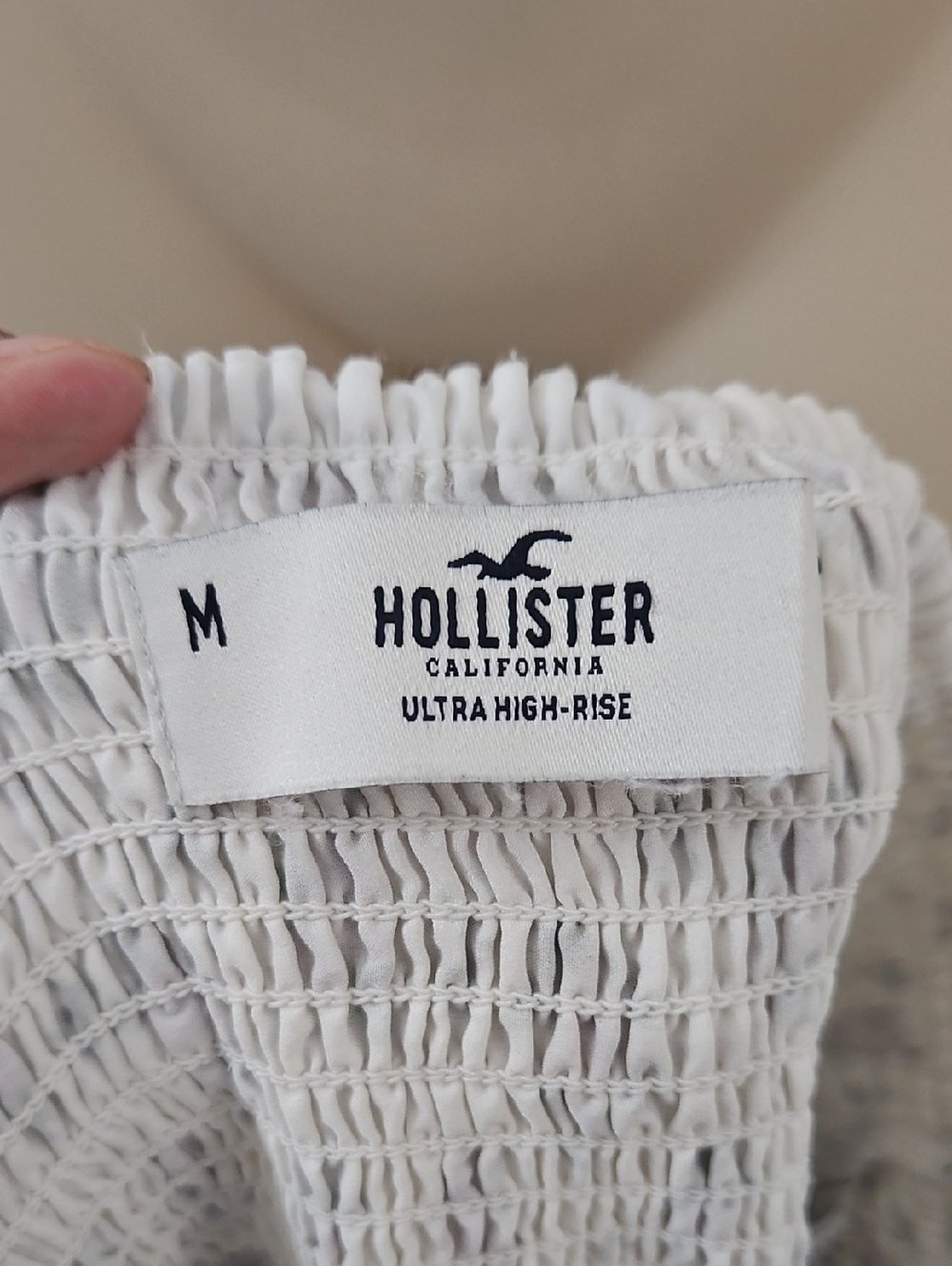 Hollister Co. Ultra High Rise Smocked Ruffle Skort White with purple roses Med. - Picture 4 of 7